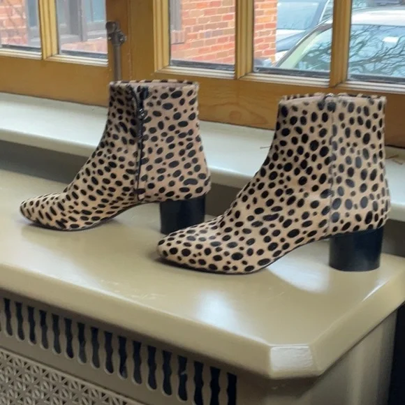Cavalllini cheetah print round heel boot.
